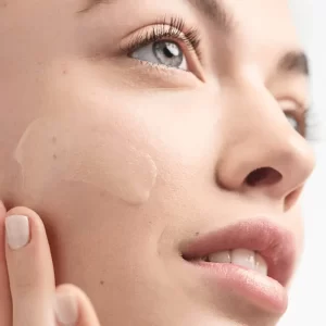 تصویر لوسیون دراماتیکالی کلینیک (Jelly/Lotion) در لیورا