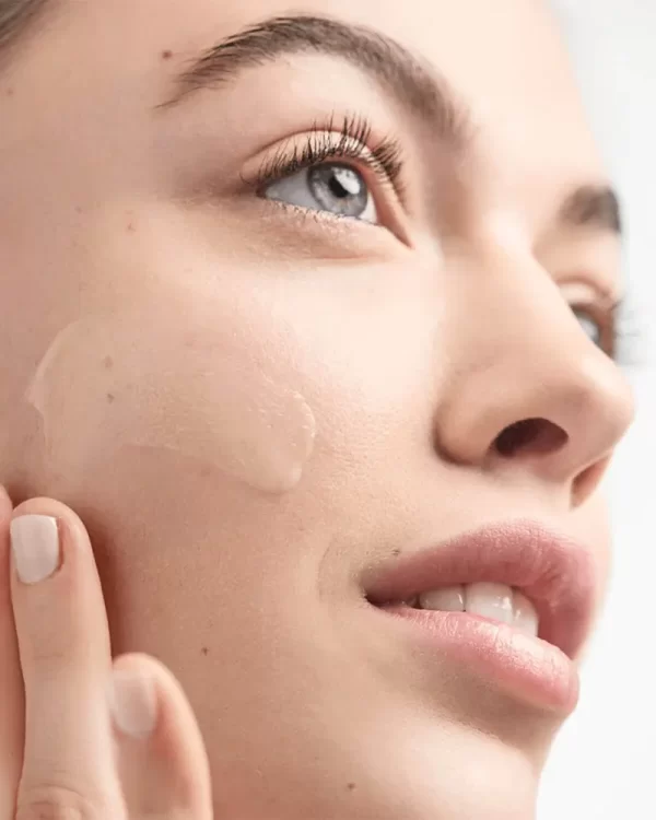 تصویر لوسیون دراماتیکالی کلینیک (Jelly/Lotion) در لیورا